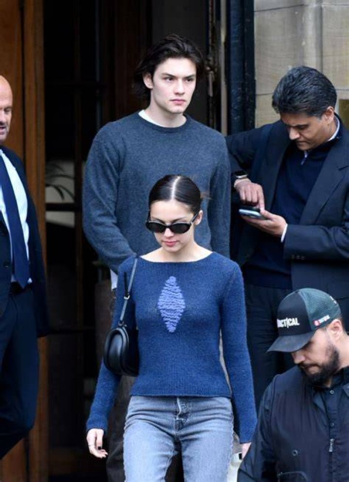 Olivia was spotted heading into his home on Sunday after a weekend together