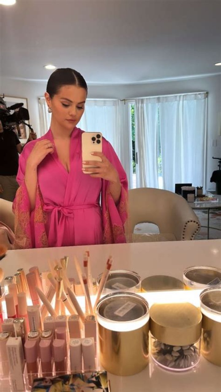 On Friday, Selena teased her fans by posting a selfie wearing only a robe