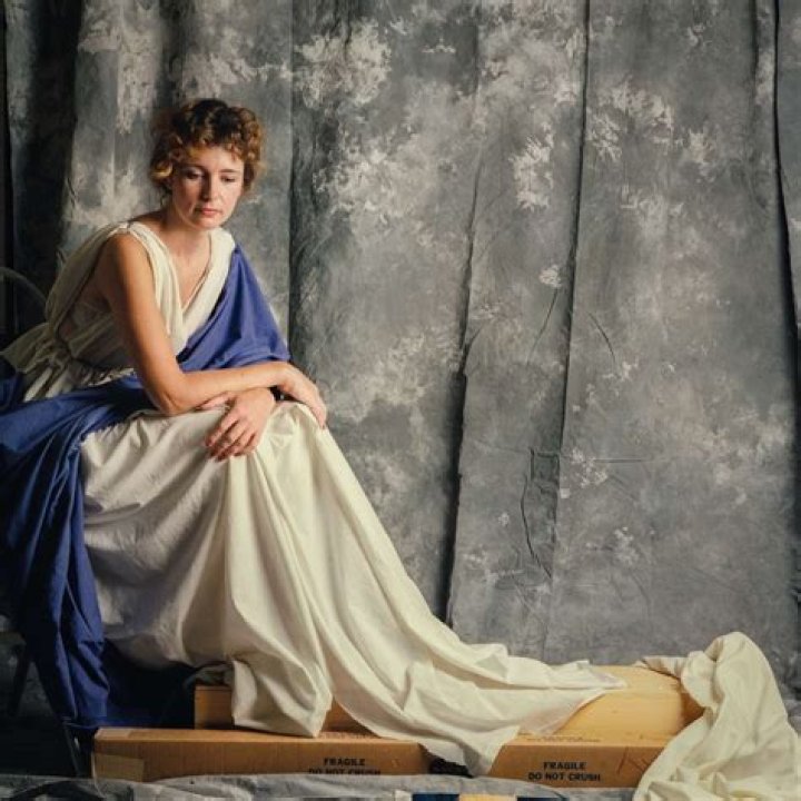 One-time model Jenny Joseph was painted by artist Michael Deas for the Columbia Pictures logo in 1992 on the spot by wrapping a sheet around herself in an office