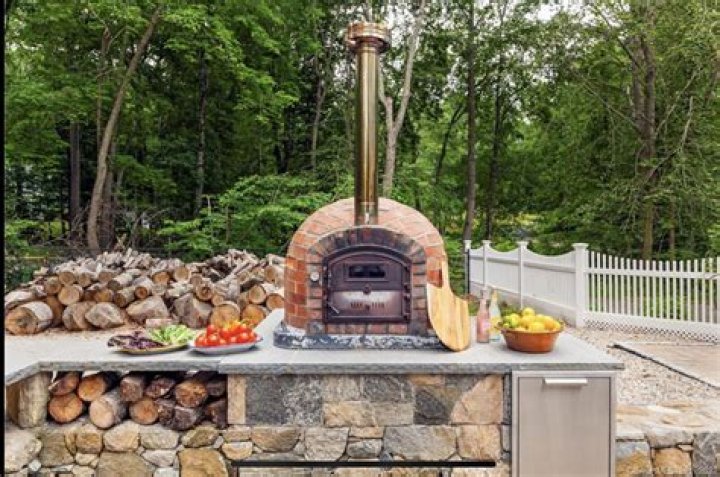 outdoor pizza oven