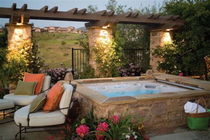 Outdoors boasts a jacuzzi and a swimming pool