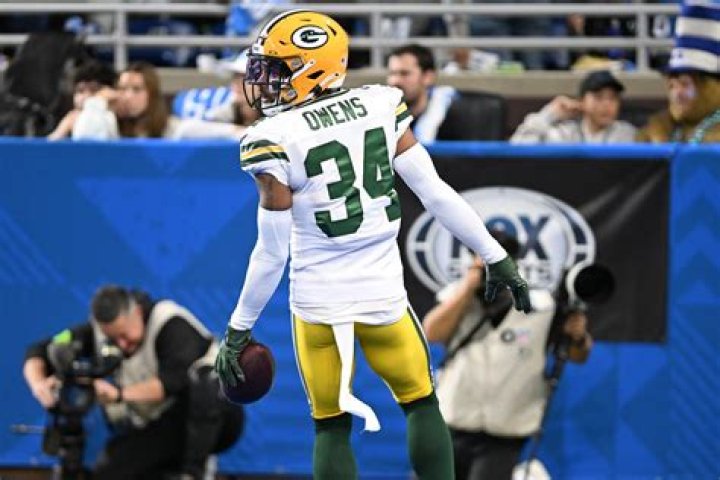 Owens plays for the Packers