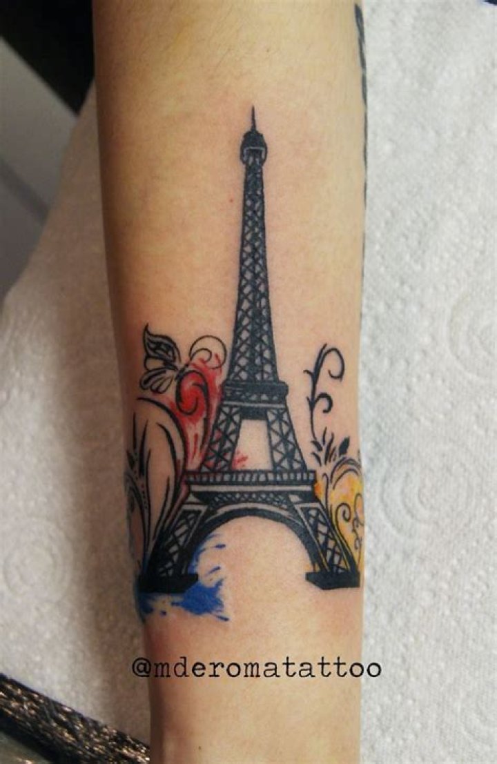  Paris inked a tribute to honor her late father in 2016