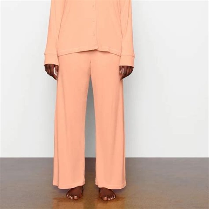 peach Skims pants