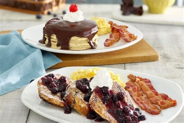 Perkins is fusing breakfast and bakery favorites