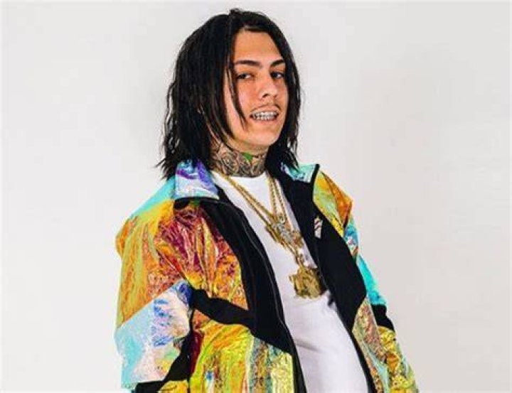 Peso Peso (Rapper) Wiki Bio: Net Worth, Real Name, Girlfriend, Son, Age, Birthday, Brother Peso Peso (Rapper) Wiki Bio: Net Worth, Real Name, Girlfriend, Son, Age, Birthday, Brother