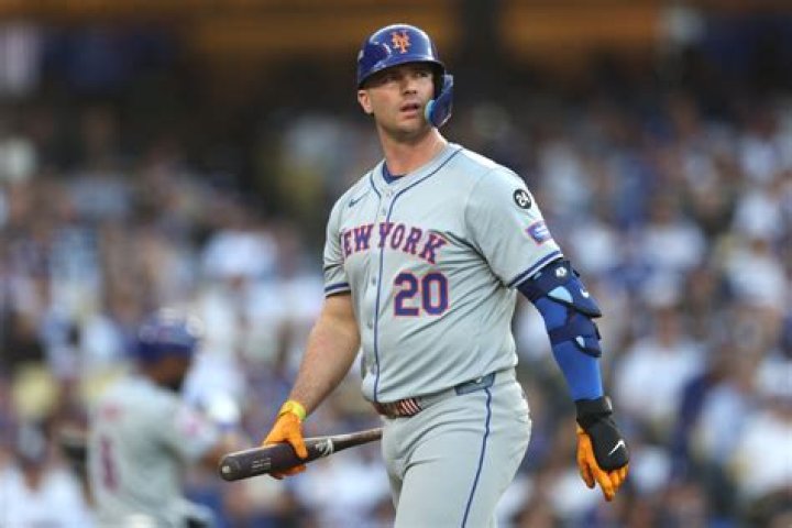 Pete Alonso of the New York Mets in action