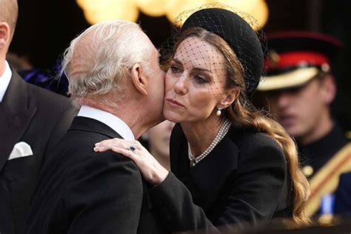 Princess Kate Curtsies to King Charles III During Coronation