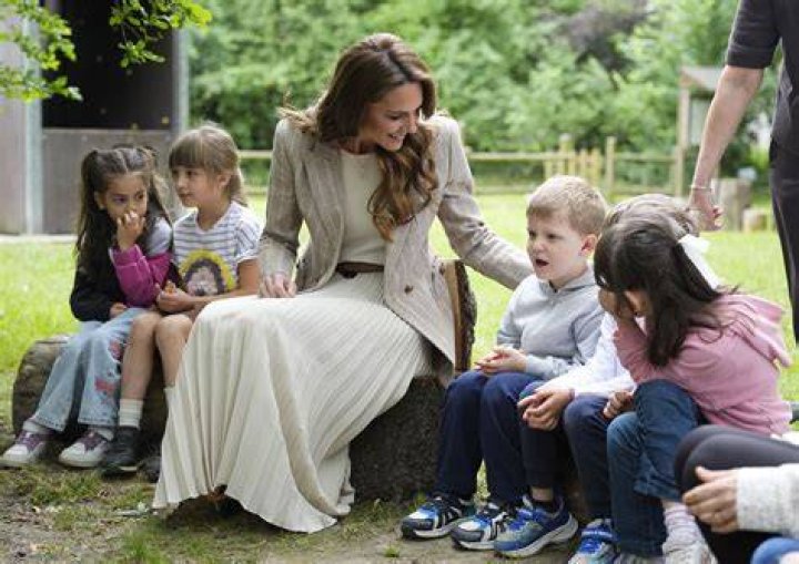 Princess Kate Details Early Stages of Chemotherapy Treatment After Revealing Cancer Diagnosis 384
