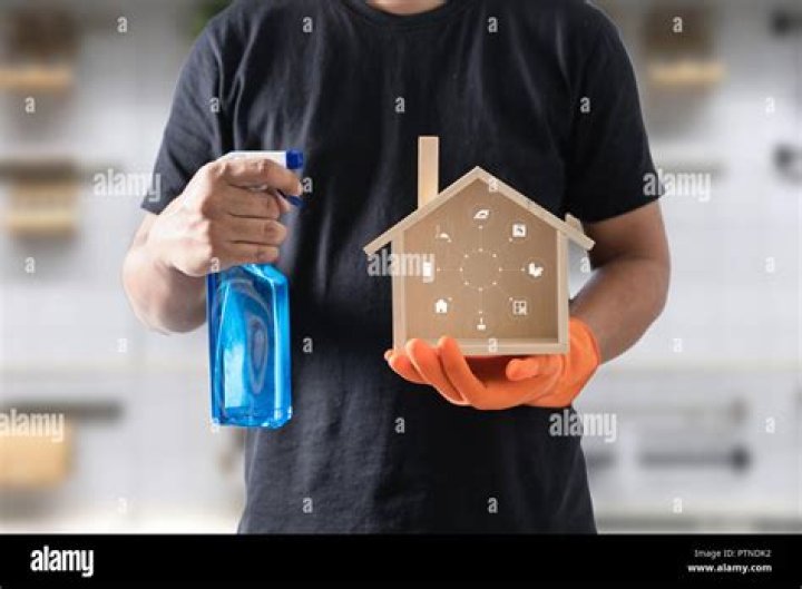 Professional cleaner shows how to make your hob gleaming