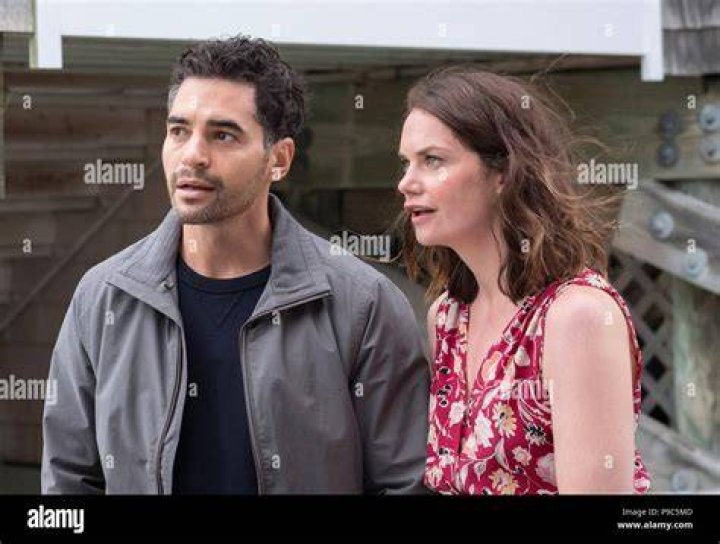 Ramon Rodriguez Ruth Wilson The Affair