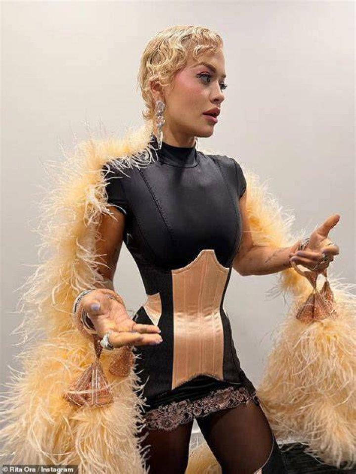 Rita Ora showed off her new bra after realising she had the wrong size