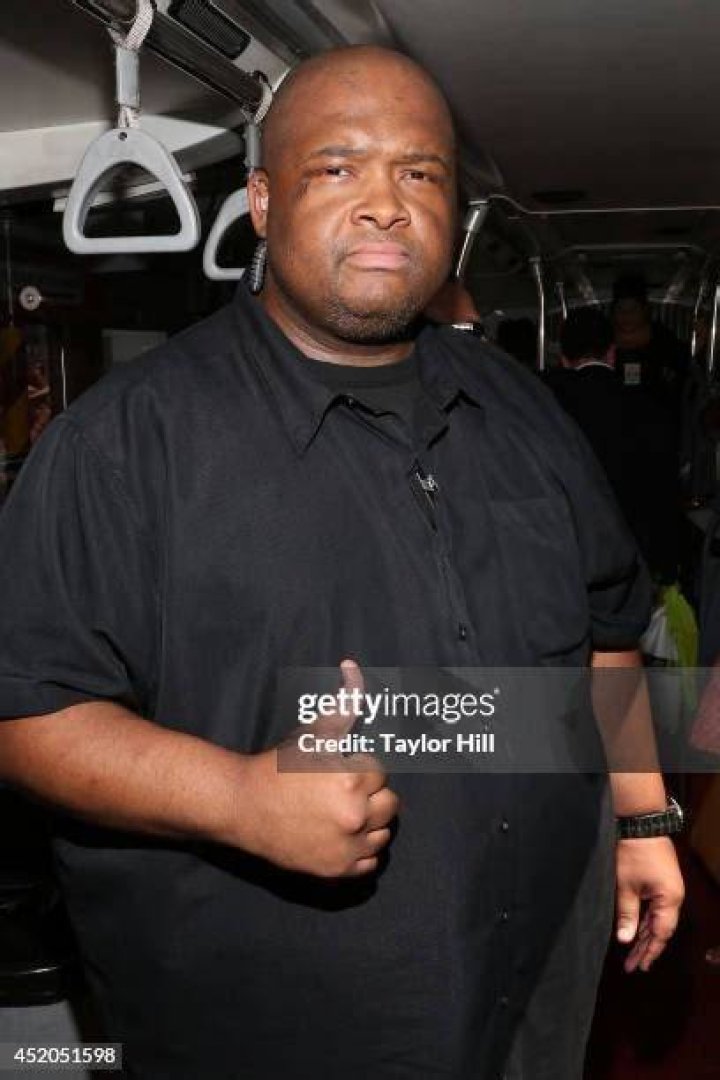 Robert Feggans aka Big Rob Wiki Bio: Age, Birthday, Jonas Brothers, Songs, Married