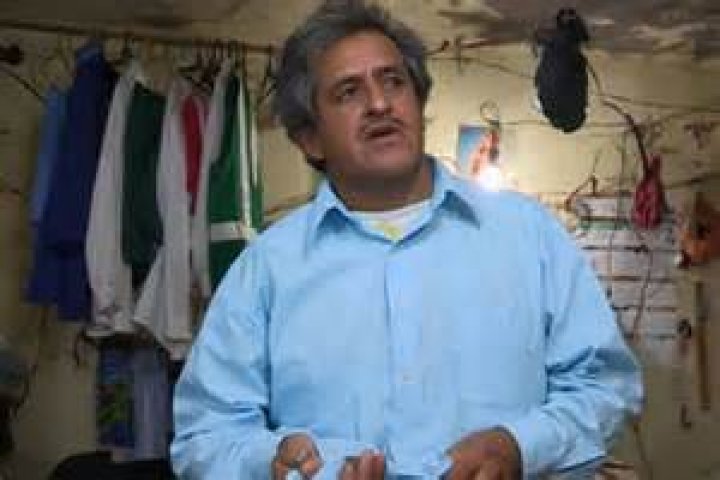 Roberto Esquivel Cabrera's penis stretches to almost 19 inches