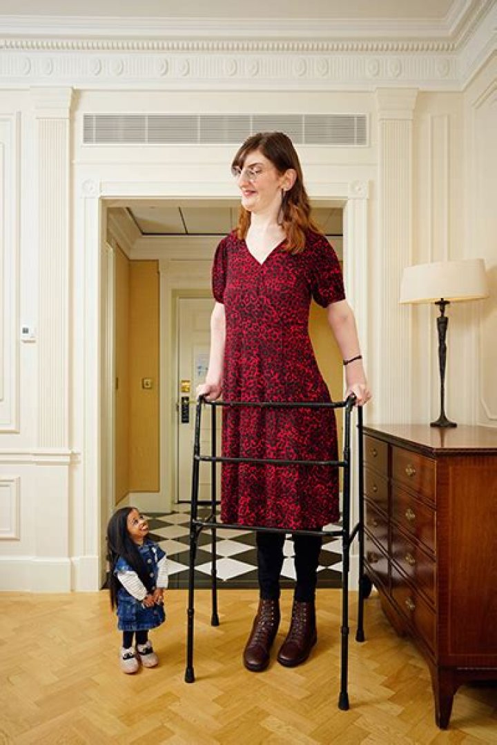 Rumeysa stands at an incredible 7ft and 0.7in tall