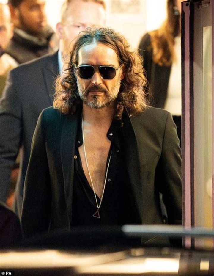  Russell Brand pictured with his mother Barbara