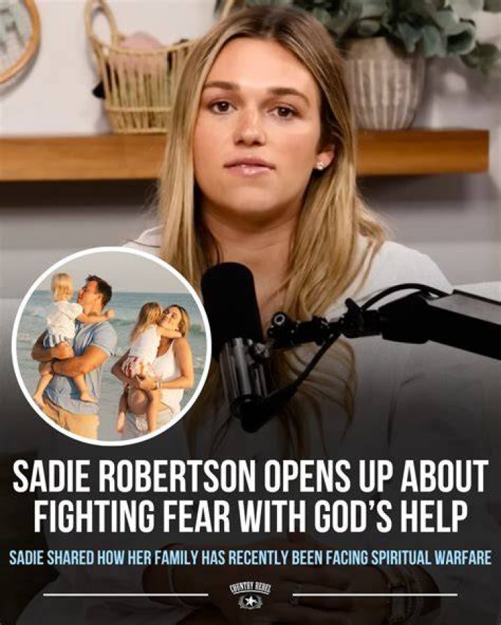 Sadie Robertson opened up about the terrible symptoms she suffered while hospitalized with COVID-19