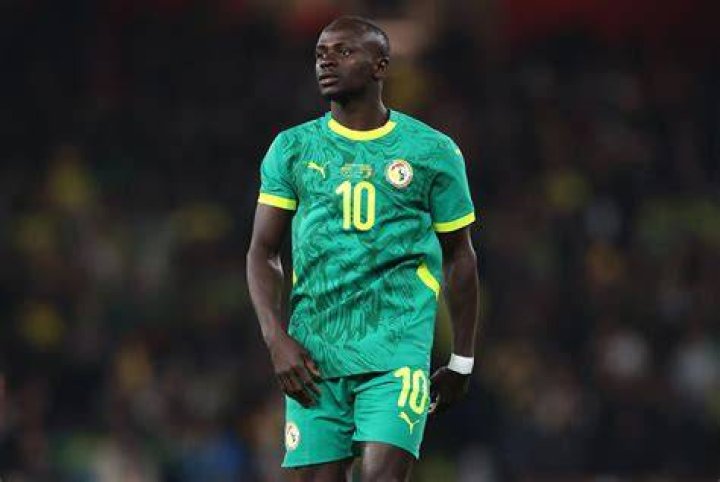 Sadio Mane shared a discreet message with Bukayo Saka