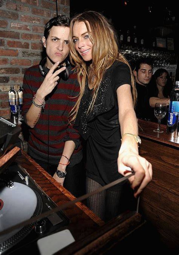 Samantha previously dated Lindsay Lohan. Pictured in 2008