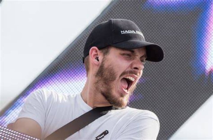 San Holo Age, Height, Weight, Biography, Wiki, Net Worth in 2021 and more