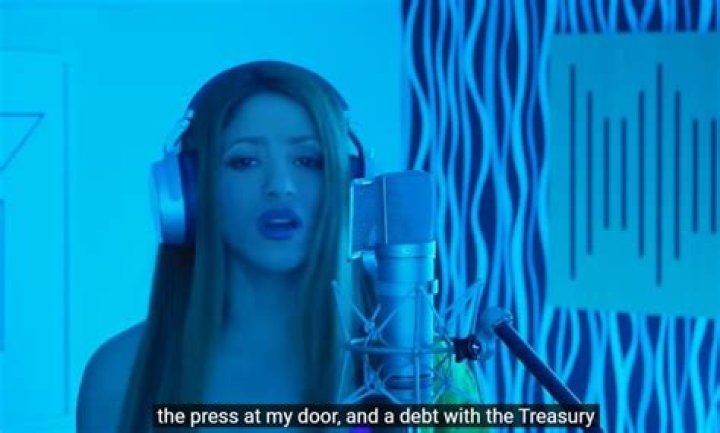 Sansixto mocked Shakira for her tax problems