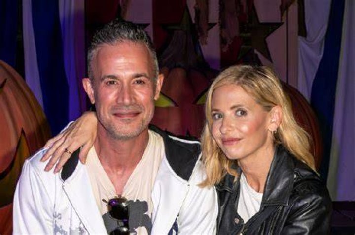 Sarah Michelle Gellar, Freddie Prinze Jr. and their daughter Charlotte, 3, meet Rapunzel at the all-new