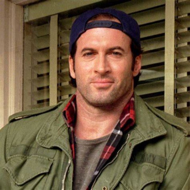 Scott Patterson as Luke and Lauren Graham as Lorelai in 'Gilmore Girls.'