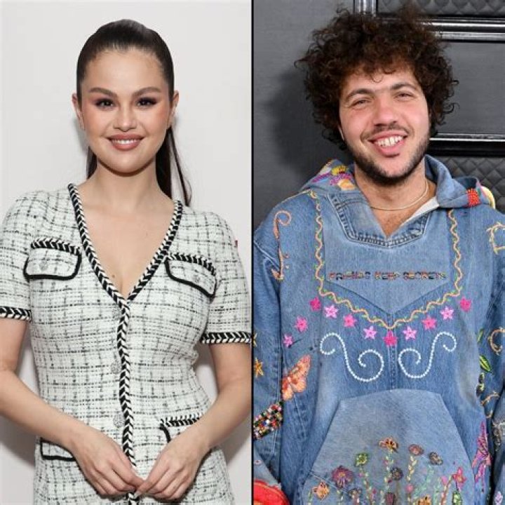 Selena Gomez Explains How Boyfriend Benny Blanco Embarrassed Her In Front of HIMYM's Jason Segal at the Emmys