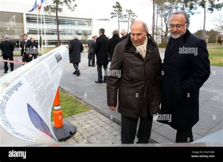 Serge Dassault, left, and his son Olivier Dassault