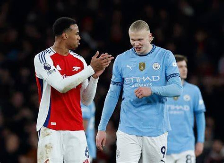 Several of the Gunners' squad donned the Wright-inspired collection