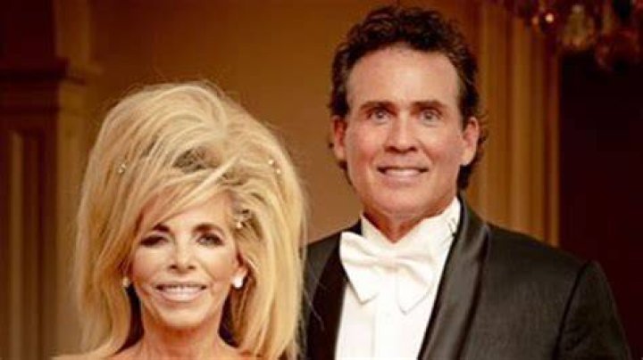 Shamblin Lara's website describes her as a 'pioneer of faith-based weight loss' (pictured left)