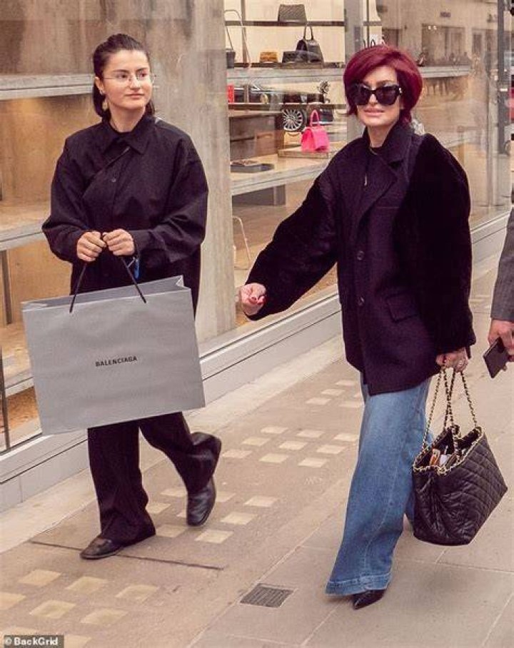  Sharon looked chic as stopped by the Anastasia Beverly Hills boutique on Rodeo Drive