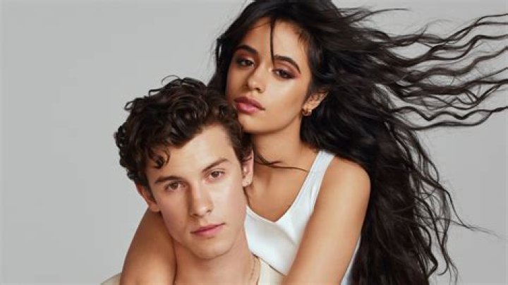 Shawn-Mendes-and-Camila-Cabello-Senorita