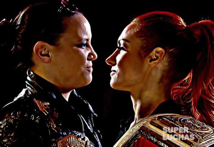  Shayna Baszler shockingly bit Becky Lynch to leave her a bloody mess on RAW