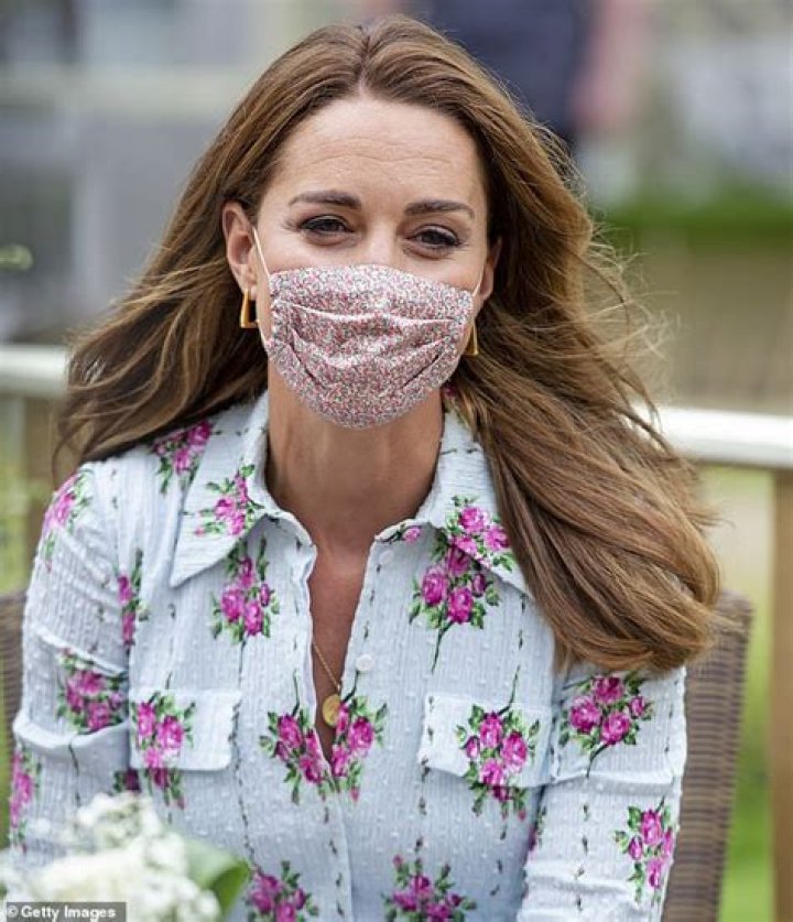 She also claimed that patterned flares are not a good look either