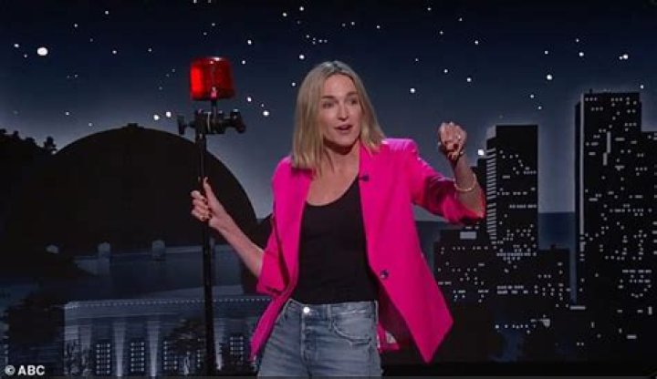 She also pointed out the veins in her midriff