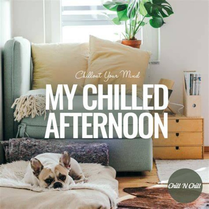 She enjoyed a chilled afternoon on the beach in Mykonos