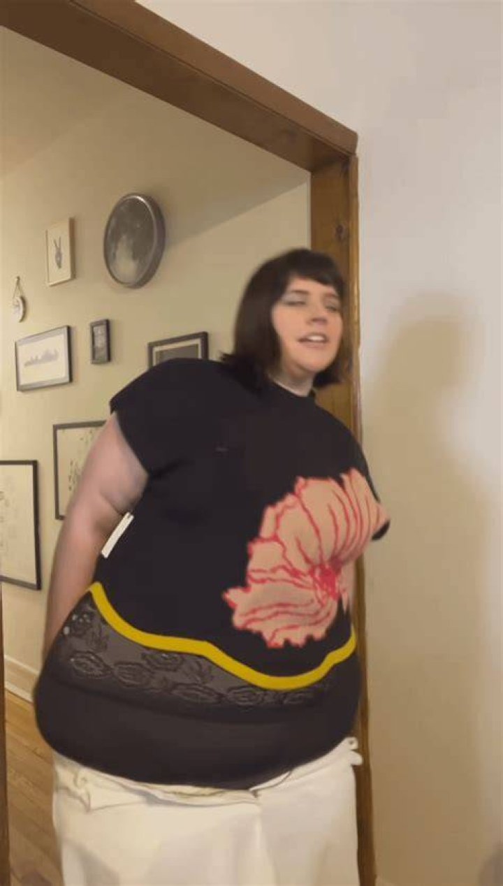 She has a plump behind and pout