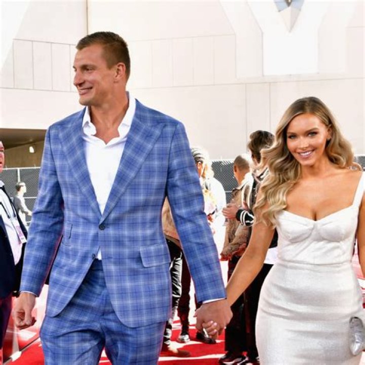 She met Rob Gronkowski while he was at the New England Patriots