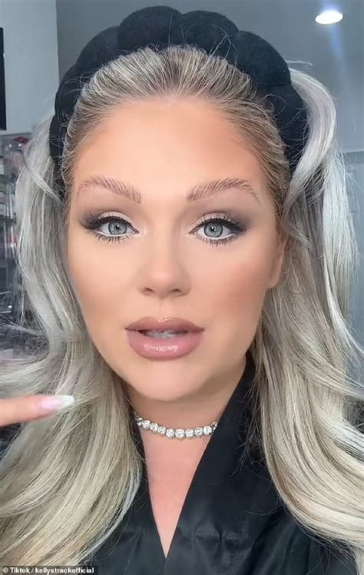 She showed viewers in a TikTok video how she likes to shake it like a country girl