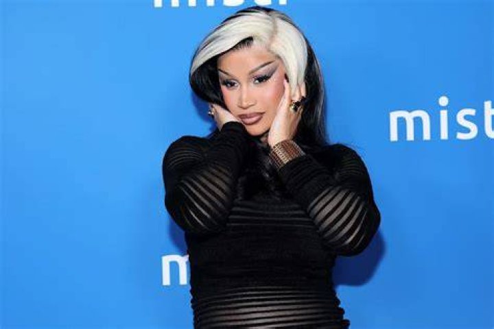 She told fans that she has reservations about her feet with a new man