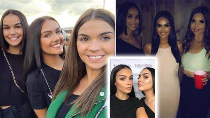  Siannise (middle) and her sisters could be identical twins