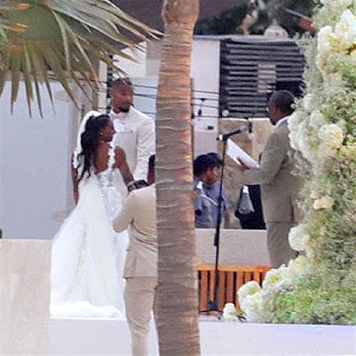 Simone Biles Found Her &lsquo;Dream&rsquo; 2nd Wedding Dress in Her Social Media DMs Despite Hesitance to Wear Ballgown
