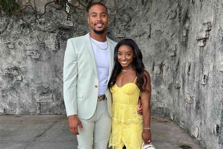 Simone Biles Husband Jonathan Owens Had the Best Reaction to Her Vault Performance