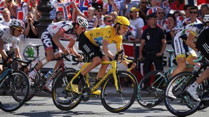 Sir Bradley Wiggins stepped out with new girlfriend Laura Hartshorne at Tesco in South West London