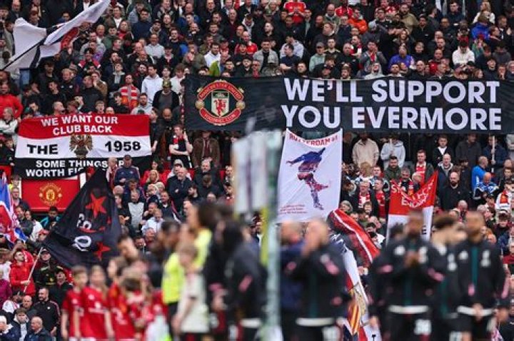 Some fans loved the tribute while others not so much, calling it 'bandwagon jumping'