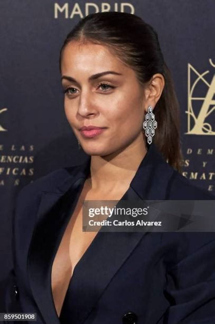 Spanish actress Hiba Abouk is married to Achraf Hakimi