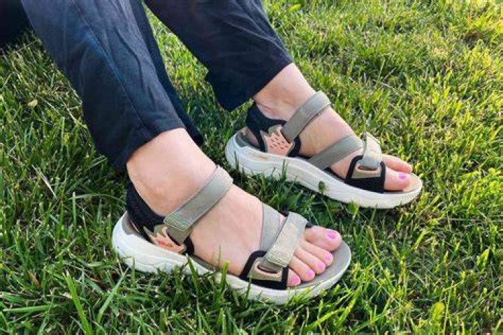 spring-shoes-plantar-fasciitis-teva-hiking-sandals