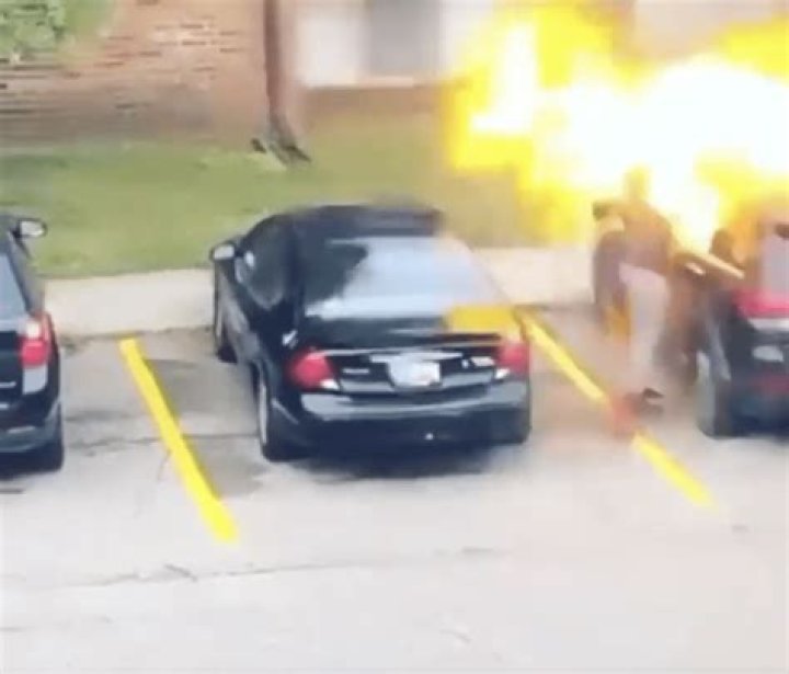  Sydney Parham almost took her own life as the blaze sent her flying to the car next to the Jeep