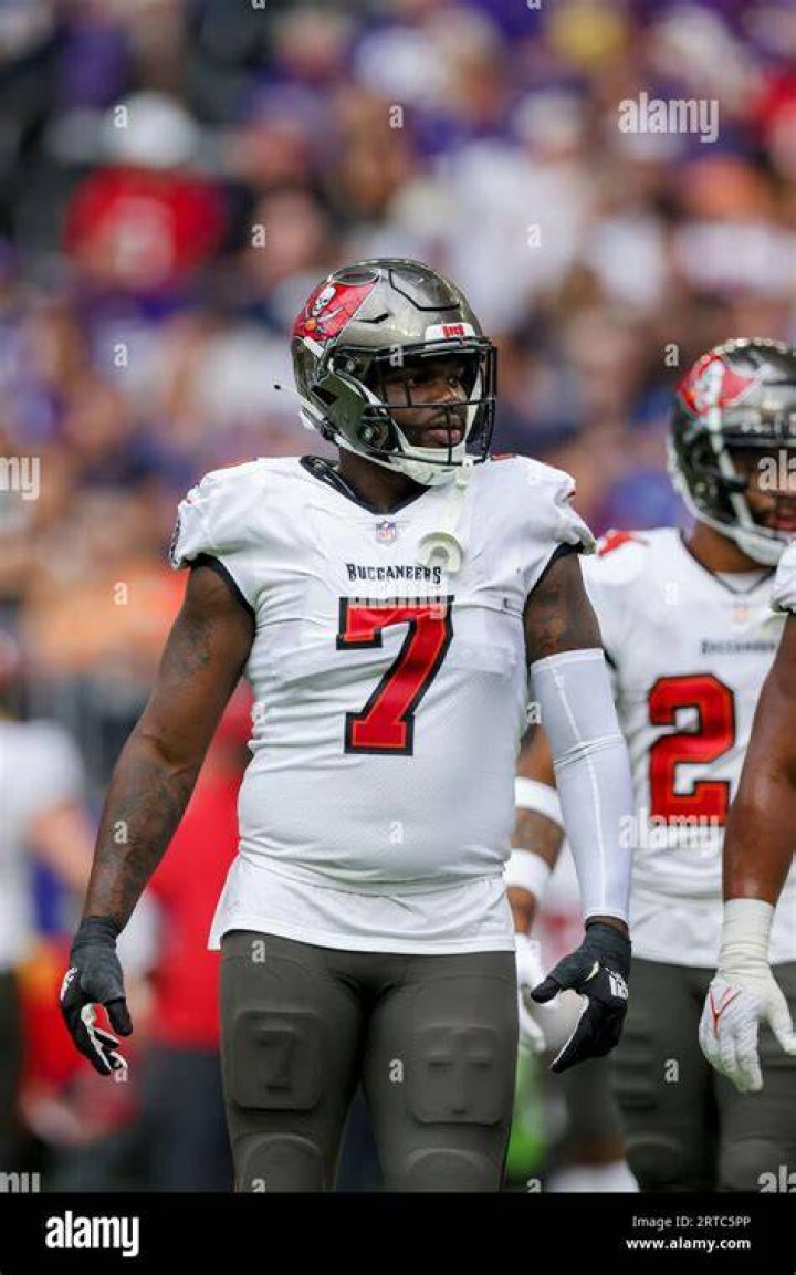Tampa Bay Buccaneers Linebacker Shaquil Barrett 2-Year-Old Daughter Dead After Drowning in a Pool 3